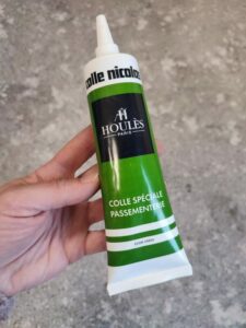 Read more about the article Which glue is best for trimmings and fabrics ?
