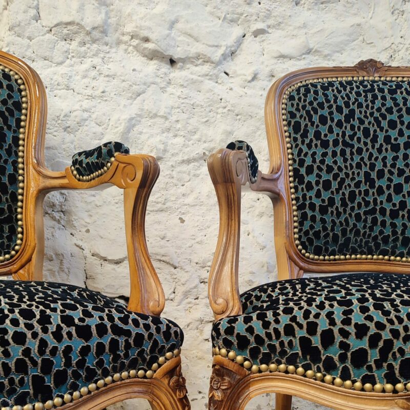 How to cover the arm of a Louis 15 style chair