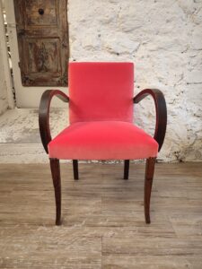 Read more about the article The Bridge Chair: A Compact Classic That’s Perfect for Your First Upholstery Project