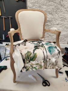 Read more about the article How to cut the fabric on a seat