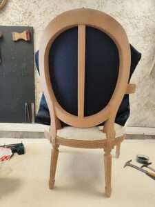 Read more about the article How to upholster a picture back “medallion” chair with foam and edge roll.