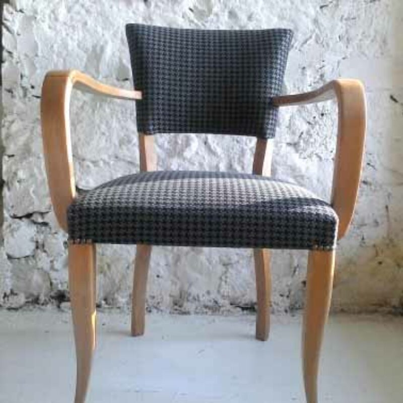 The bridge chair: a compact classic that’s perfect for your first upholstery project