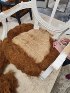 Read more about the article First stuffing on a cabriolet chair