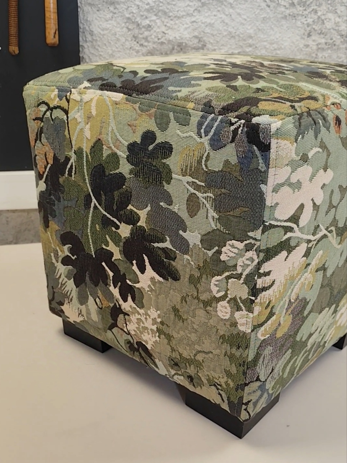 You are currently viewing Square stool + green tapestry leaf pattern fabric