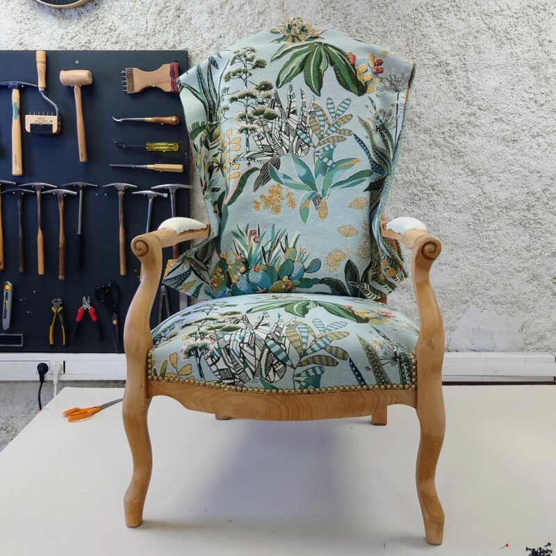 How to cover the back of a Voltaire Chair